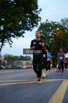 Runner Photo 4194556
