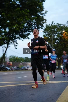 Runner Photo 4194558