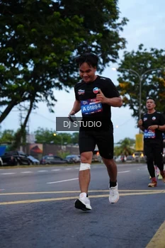 Runner Photo 4194560