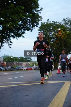 Runner Photo 4194561
