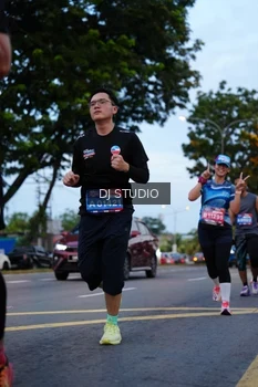 Runner Photo 4194571