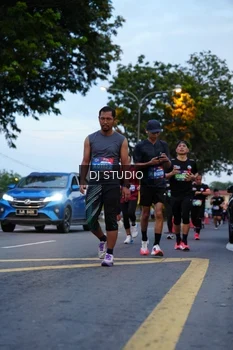 Runner Photo 4194576