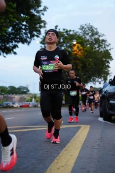 Runner Photo 4194593