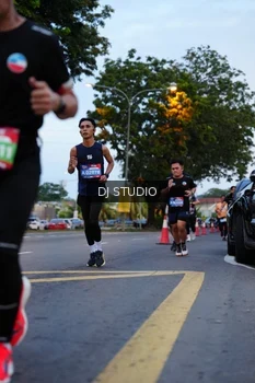 Runner Photo 4194613