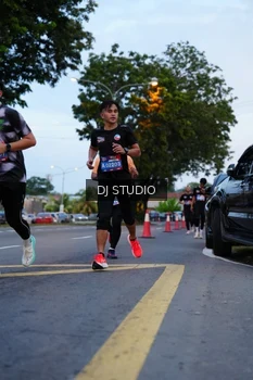 Runner Photo 4194653