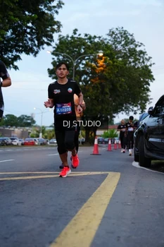 Runner Photo 4194657