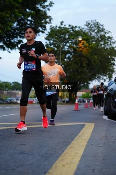 Runner Photo 4194661