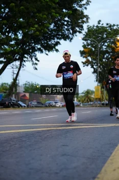 Runner Photo 4194678
