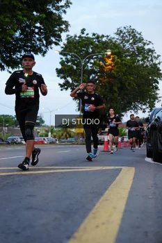 Runner Photo 4194692