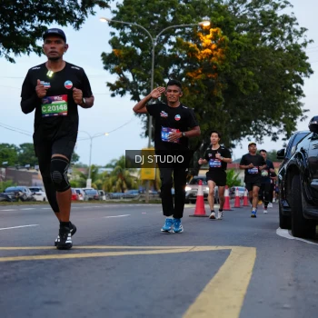 Runner Photo 4194695