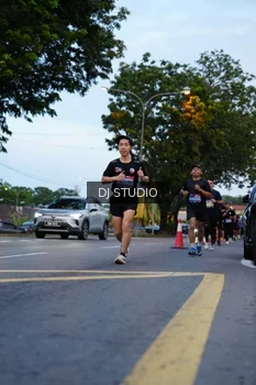 Runner Photo 4194711