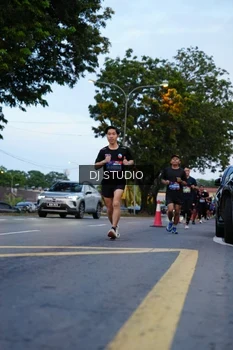 Runner Photo 4194713