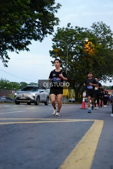Runner Photo 4194714
