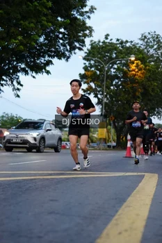Runner Photo 4194715