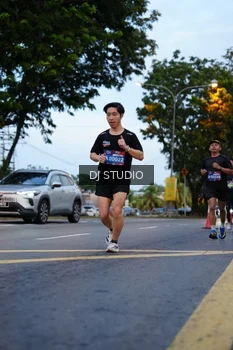 Runner Photo 4194716