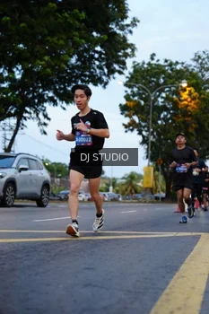 Runner Photo 4194719