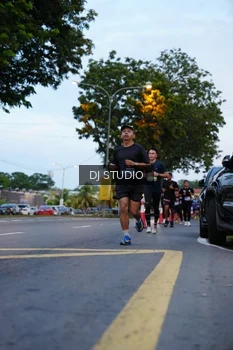Runner Photo 4194725