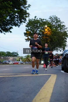 Runner Photo 4194726