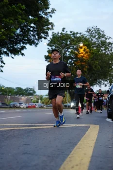 Runner Photo 4194729