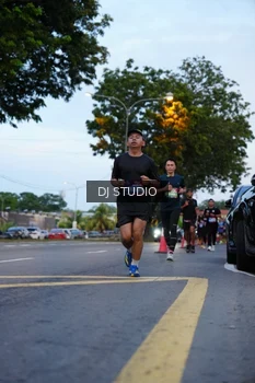 Runner Photo 4194732