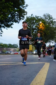 Runner Photo 4194735
