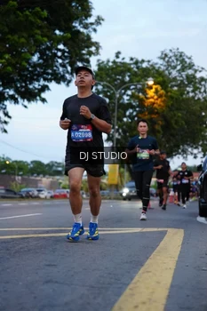Runner Photo 4194737