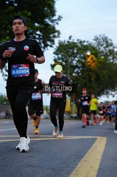 Runner Photo 4194792