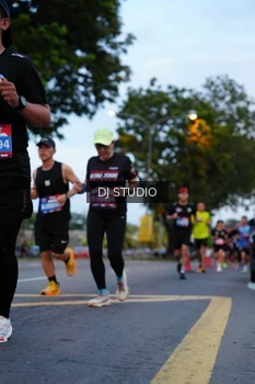 Runner Photo 4194796