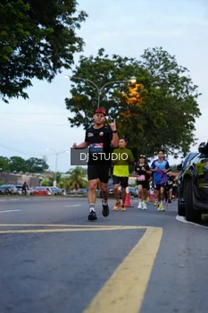 Runner Photo 4194801