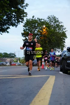 Runner Photo 4194807