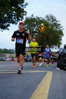 Runner Photo 4194822