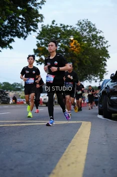 Runner Photo 4194846