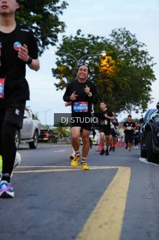 Runner Photo 4194860