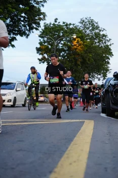 Runner Photo 4194873