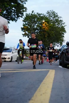 Runner Photo 4194877