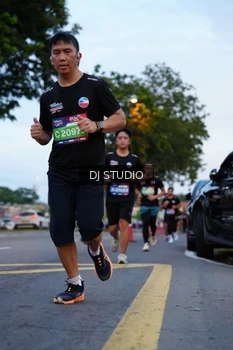 Runner Photo 4194903