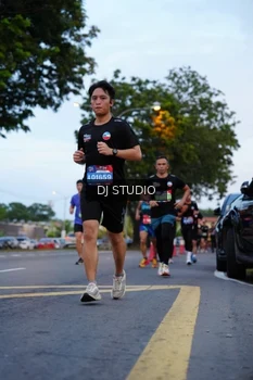 Runner Photo 4194906