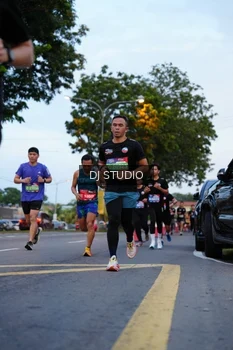 Runner Photo 4194910