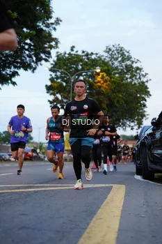 Runner Photo 4194913