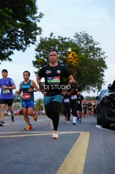 Runner Photo 4194915