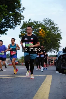 Runner Photo 4194918