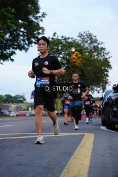 Runner Photo 4194921