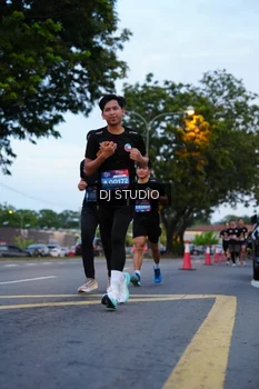 Runner Photo 4194935