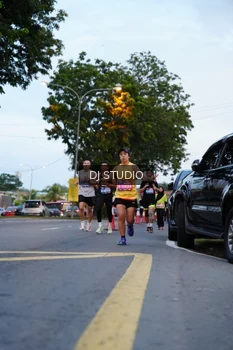 Runner Photo 4194978