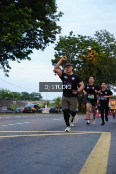 Runner Photo 4194983