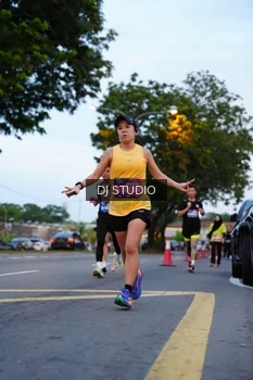 Runner Photo 4194996