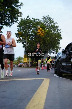 Runner Photo 4195003