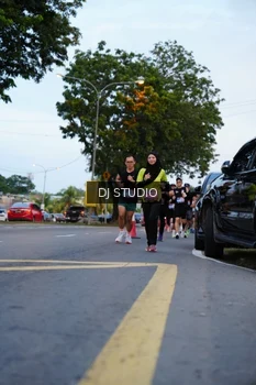 Runner Photo 4195039