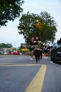Runner Photo 4195042