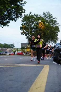 Runner Photo 4195045